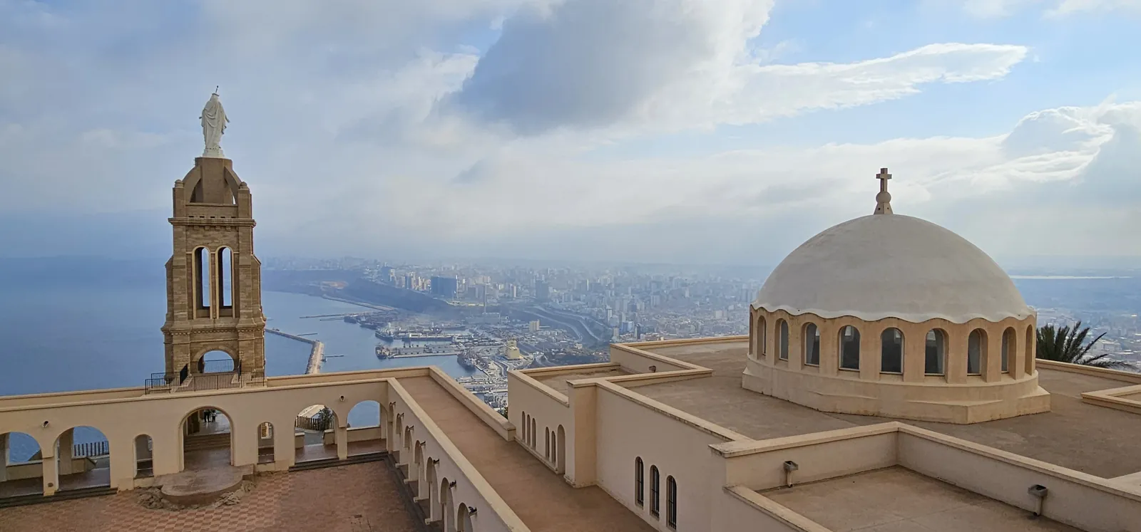 Chapelle de Santa Cruz au-dessus de la baie d’Oran, Algérie