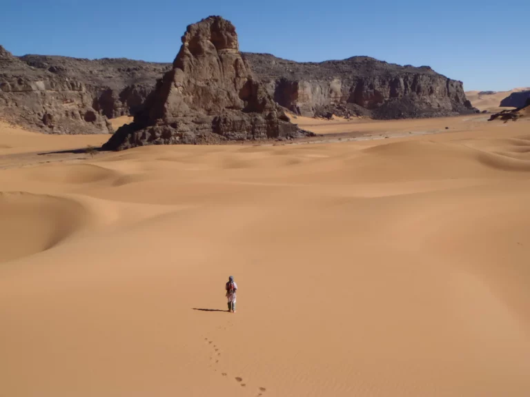 randonnée dans le sahara rêve essendilène