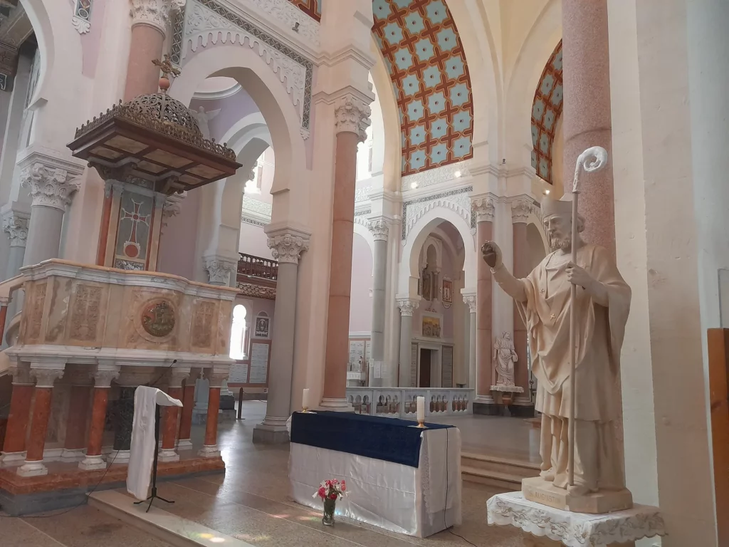 Basilique Saint-Augustin et colline d'Annaba, Algérie