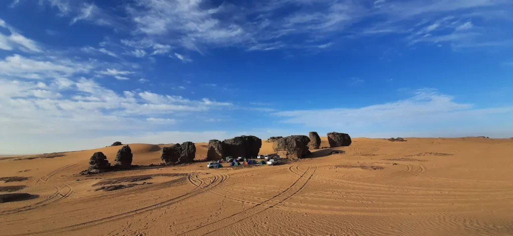 Bivouac dans le désert du Sahara algérien
