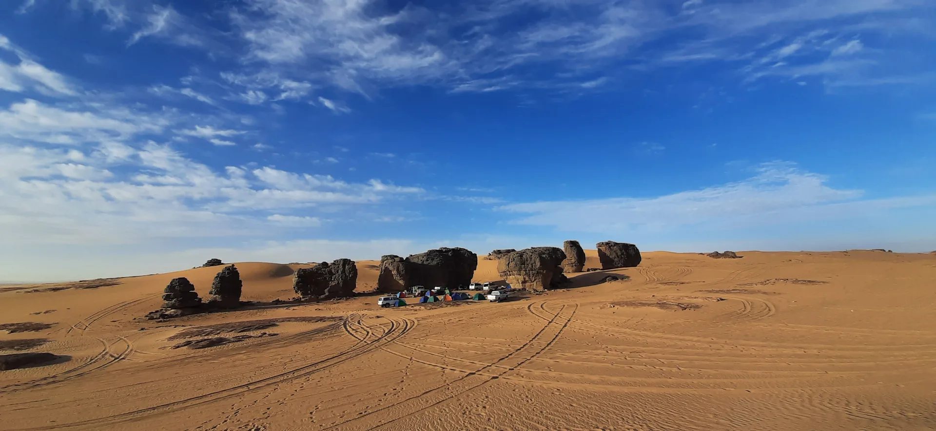 Bivouac dans le désert du Sahara algérien